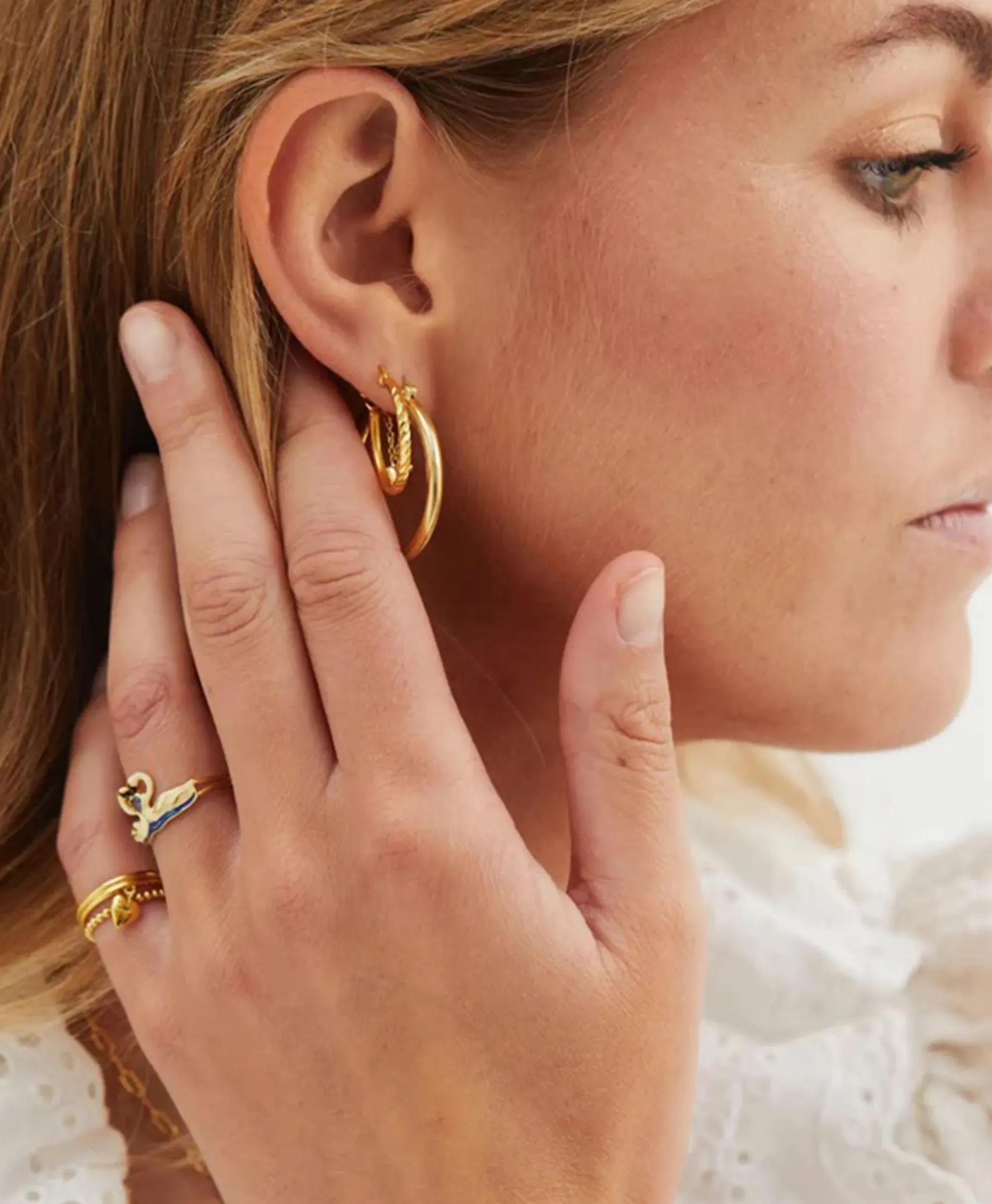 Sieraden^Anna+nina Oorbellen Love Story Hoop Earrings Silver Goldplat Goud