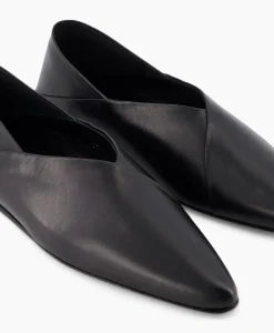 Instappers^Closed Ballerina Zwart
