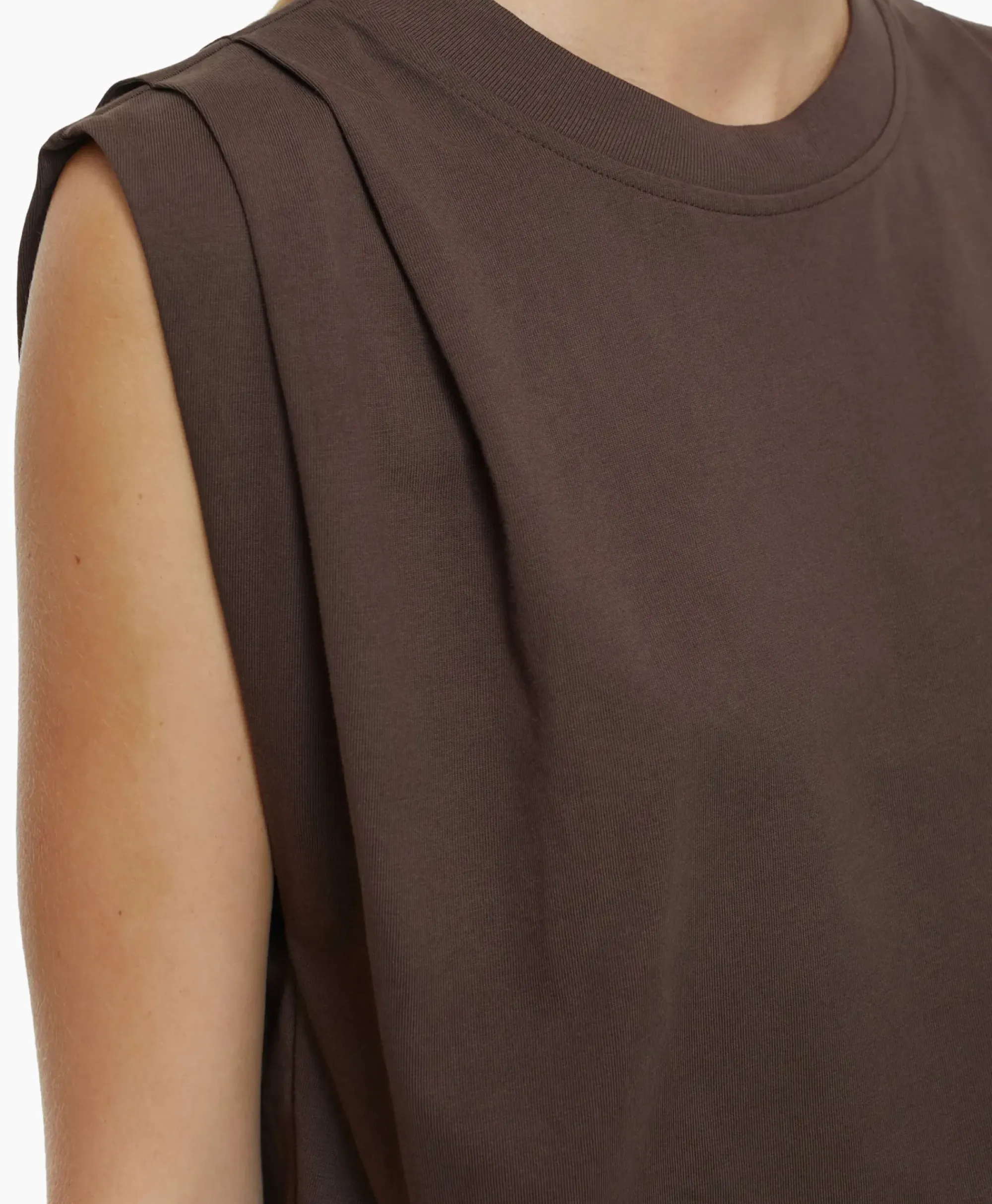 T-Shirts & Tops^Closed Top Pleated Sleeveless Bruin
