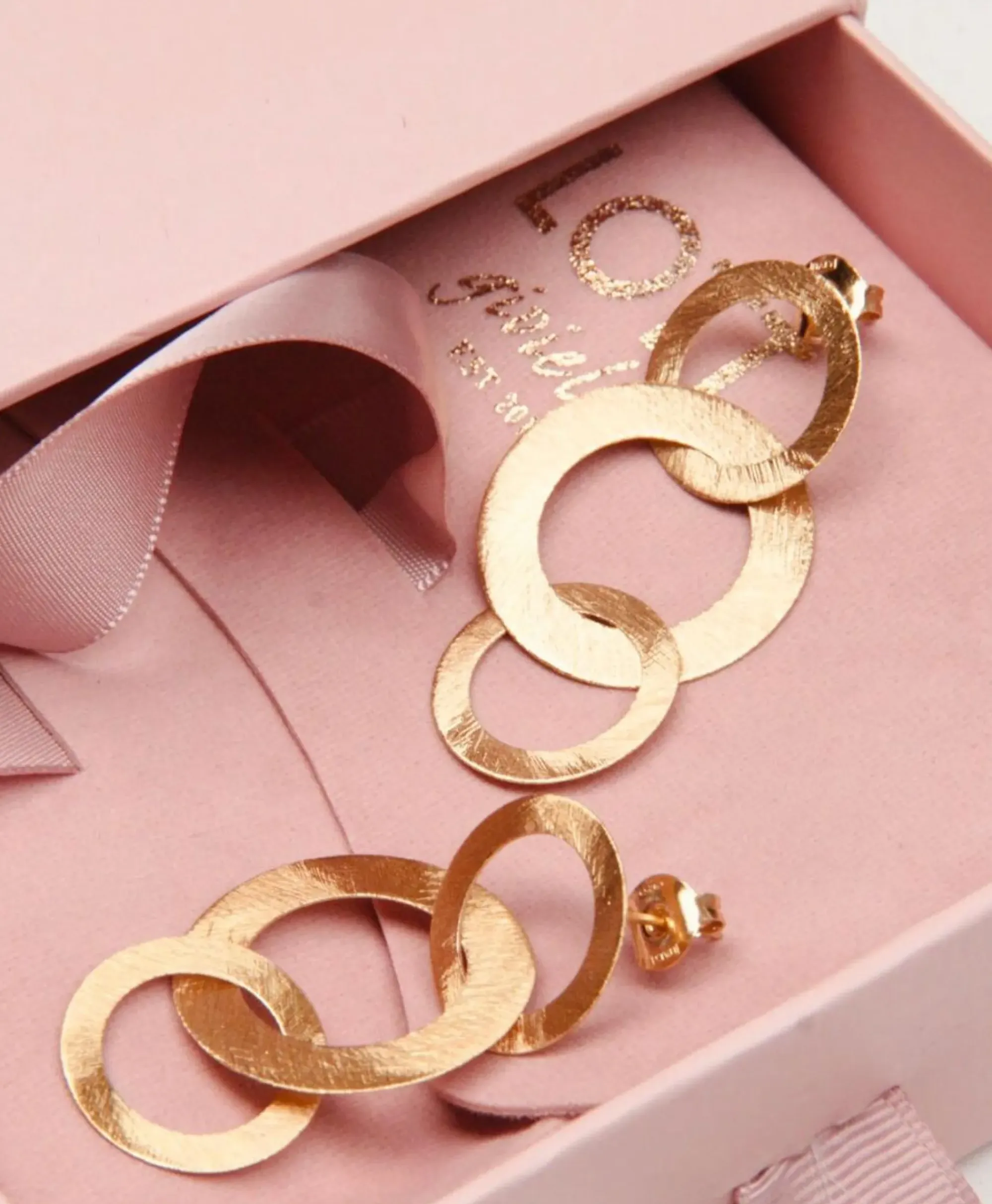 Sieraden^Lott. Gioielli Oorbellen Tripple Rounde Op Goud