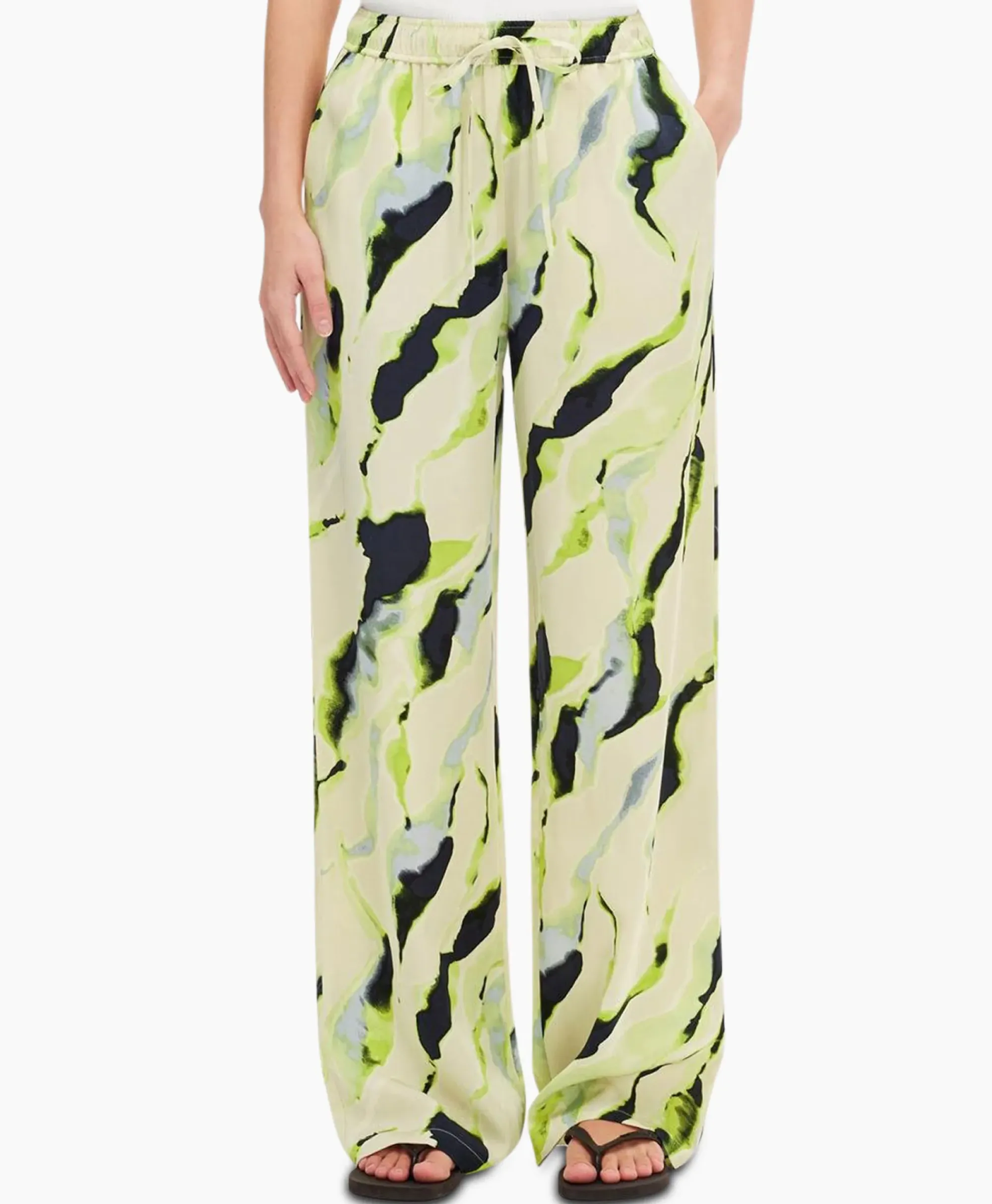 Broeken^Selected Femme Pantalon Lilian Hw Aop Wide Pant B Goud