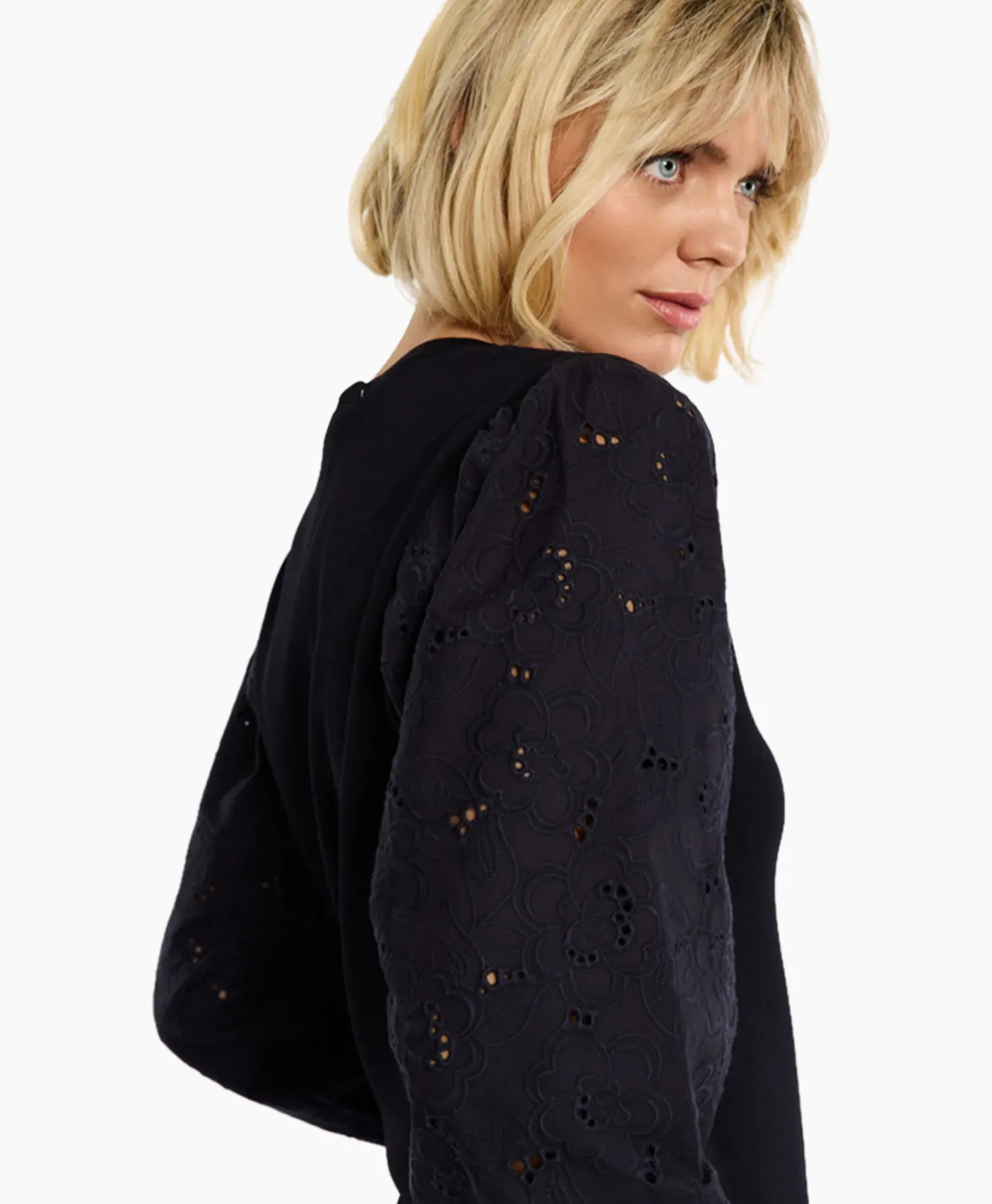 Truien^Studio Anneloes Pullover Deana Flower Broderie Donker Blauw